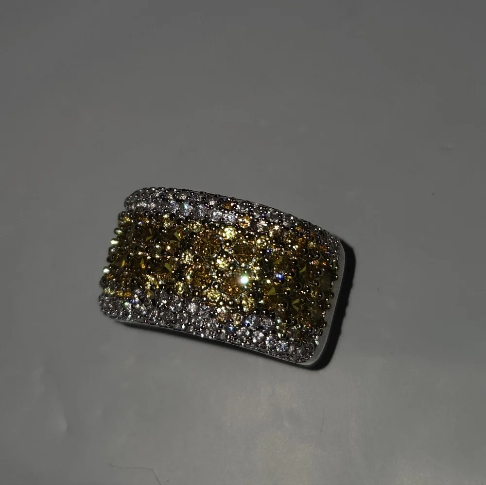 Dazzling Gold and Silver Women's Ring - Picture 2 of 4